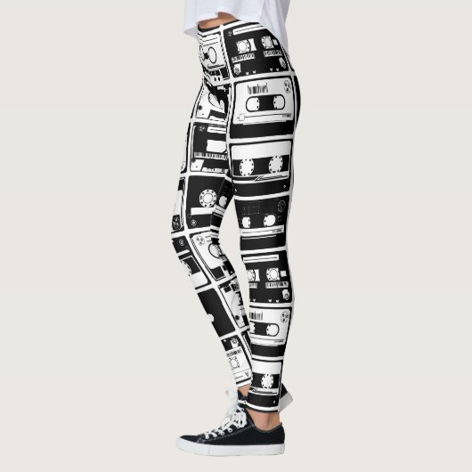 Retro-Audiobänder, altmodisches Muster. Leggings (Links)