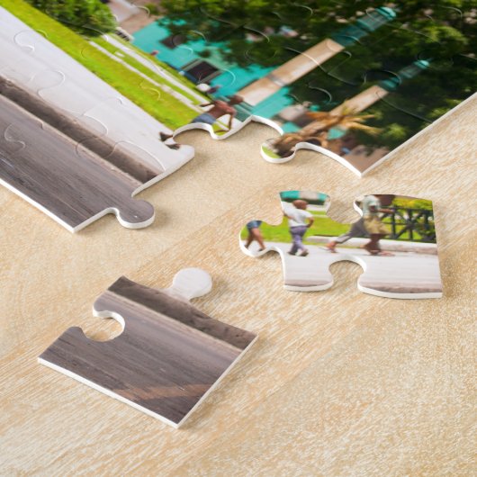 Retro-Autos auf der Straße von Havanna Puzzle (Seite)