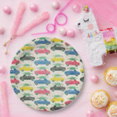 Retro-Autos mit Weihnachtsbäumen oben Pappteller (Party)