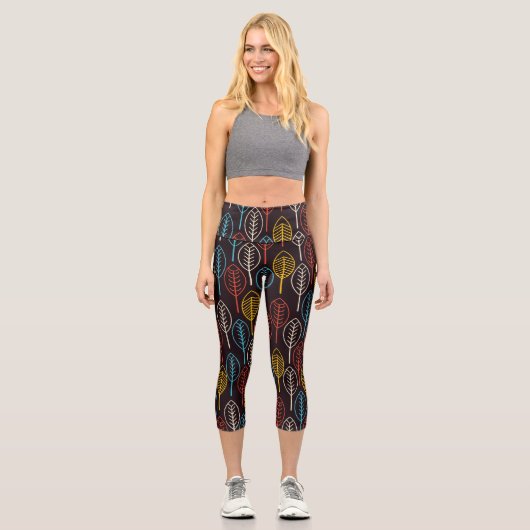 Retro Autumn Leaves Capri Leggings (Vorderseite)