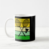 Retro Badminton Rackets und Shuttle Badminton Play Kaffeetasse (Links)