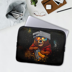 Retro-Bär mit Käsehobel-Hut und Sonnenbrille Laptopschutzhülle