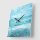 Retro Beach - Aquamarines blaues Wasser an der Küs Quadratische Wanduhr (Winkel)