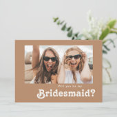 Retro Beach | Brown Foto Bridesmaid Vorschlag Card Einladung (Stehend Vorderseite)
