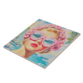 Retro Beach Girl mit Blumenbrille Fliese (Seite)