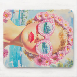 Retro Beach Girl mit Blumenbrille Mousepad
