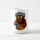 Retro Bear With Cheese Grater Hat and Sunglasses Kaffeetasse (Mittel)
