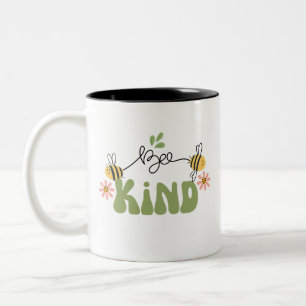 Retro "Bee Kind" Tasse, tolle Geschenke Zweifarbige Tasse