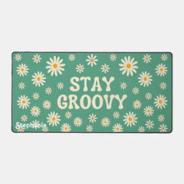 Retro Beige Daisies Bleibe Groovy Green Script Nam Schreibtischunterlage