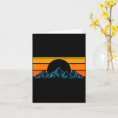 Retro-Bergsilhouette Karte (Gelbe Blume)