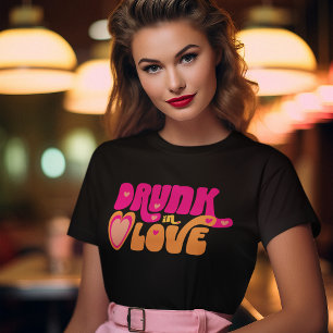 Retro Betrunken Verliebte Braut T-Shirt