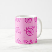 Retro Bicycle Pattern on Pink Background  Kaffeetasse (VorderseiteRechts)
