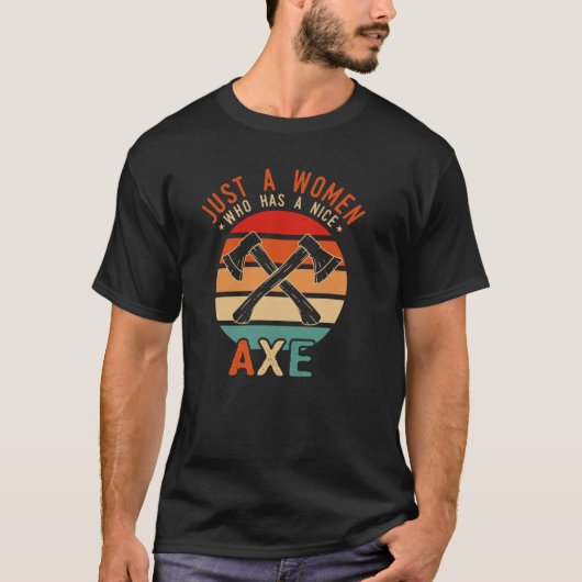 Retro-Bier & AX-Throwing, was schief gehen könnte  T-Shirt (Vorderseite)