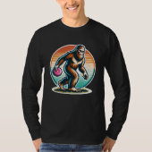 Retro Bigfoot Sasquatch Disk Golf T-Shirt (Vorderseite)
