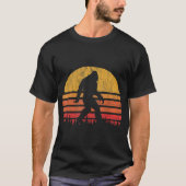 Retro Bigfoot Sunset Design T-Shirt (Vorderseite)