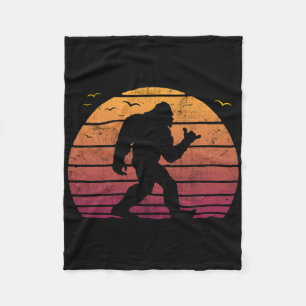 Retro Bigfoot Surfen Strandurlaub Retro Surfen Fleecedecke