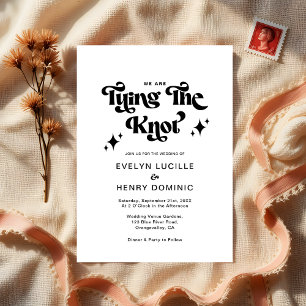 Retro Black and White Groovy Bold Script Wedding Einladung