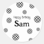 Retro Black & White Checkered Happy Geburtsname Runder Aufkleber (Vorderseite)