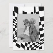 Retro Black & White Checkered Muster 1. Geburtstag Einladung (Rückseite)