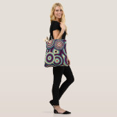 Retro blau-lila Scheiben, abstraktes Muster. Tasche (Am Model)