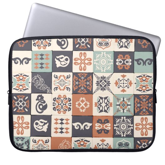 Retro Blau, weiß und orange Azulejos Pattern Lisb Laptopschutzhülle (Vorderseite)
