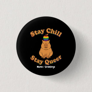 Retro Bleib Chill Bleib Queer Capybara Regenbogen Button