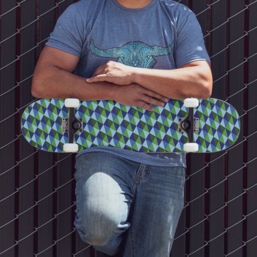 Retro Blue and Green Geometric Triangles Skateboard (Außenbereich 3)