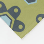 Retro Blue & Black Daisis auf grünem Blumenmuster Fleecedecke (Ecke)