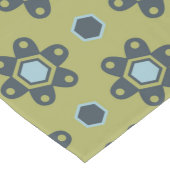 Retro Blue & Black Daisis auf grünem Blumenmuster Großer Tischläufer (Ecke)