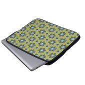Retro Blue & Black Daisis auf grünem Blumenmuster Laptopschutzhülle (Vorne Knopf)