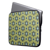 Retro Blue & Black Daisis auf grünem Blumenmuster Laptopschutzhülle (Vorderseite Links)