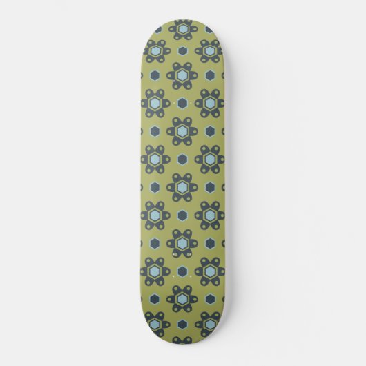 Retro Blue & Black Daisis auf grünem Blumenmuster Skateboard (Vorderseite)