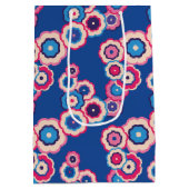 Retro Blue Floral Mittlere Geschenktüte (Rückseite)