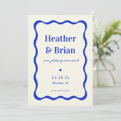 Retro Blue French Squiggle Einzigartige Hochzeit Save The Date (Stehend Vorderseite)