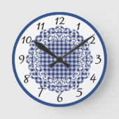 Retro Blue Gingham Runde Wanduhr (Vorderseite)