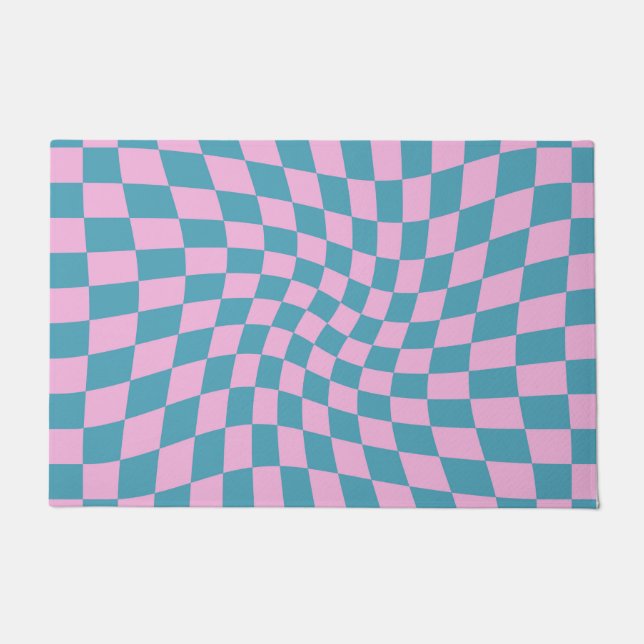 Retro Blue Pink Warped Checkerboard Checked Fußmatte (Vorderseite)