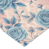 Retro Blue Rose Muster auf weichrosa Hintergrund Kurzer Tischläufer (Ecke)