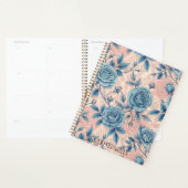 Retro Blue Rose Muster auf weichrosa Hintergrund Planer (Anzeige)