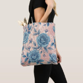 Retro Blue Rose Muster auf weichrosa Hintergrund Tasche (Von Nahem)