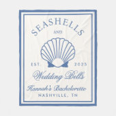 Retro Blue Seashells & Wedding Bells Bachelorette Fleecedecke (Vorderseite)