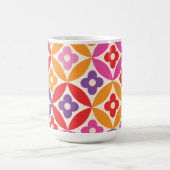 Retro-Blume auf dem Muster des Mittelzentrums Kaffeetasse (Mittel)