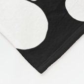 Retro Blume Muster in Weiß auf Schwarz Fleecedecke (Ecke)