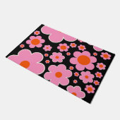 Retro-Blume Schwarz Rosa und Orange Fußmatte (Schrägansicht)