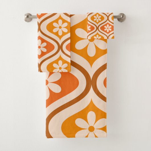 Retro-Blumen auf orangefarbenem und bernsteinfarbe Badhandtuch Set (Insitu)