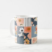 Retro-Blumen-Patchwork in Rosa und Blau Kaffeetasse (Vorderseite Links)