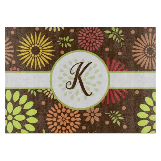 Retro Blumenmuster auf Brown mit Monogramm Schneidebrett (Vorderseite)