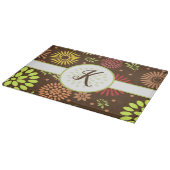 Retro Blumenmuster auf Brown mit Monogramm Schneidebrett (Ecke)