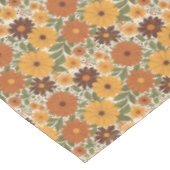 Retro-Blumenmuster im Stil der 70er Tischdecke (Schrägansicht)