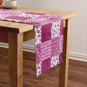 Retro Blumenschädel-Polkapunkt Kurzer Tischläufer (Beispiel)