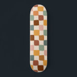 Retro Boho Groovy Checkered Bohemische 70er Skateboard<br><div class="desc">Dieses coole Skateboard mit Retro-Schachbrettmuster wäre ein wunderbares Geschenk für jemanden,  der boho ästhetische Lieben!</div>